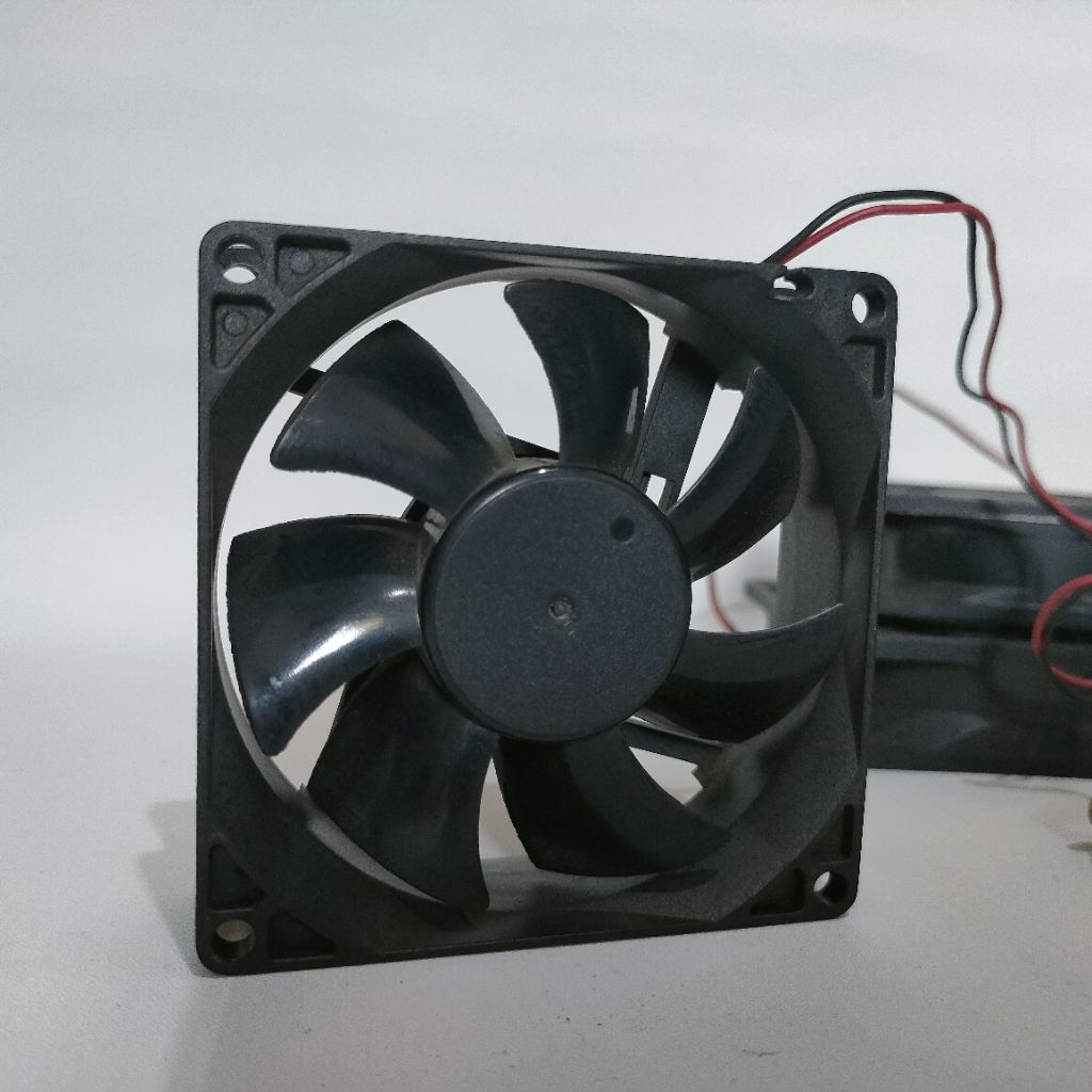 KIPAS FAN DC 12V  8X8cm.