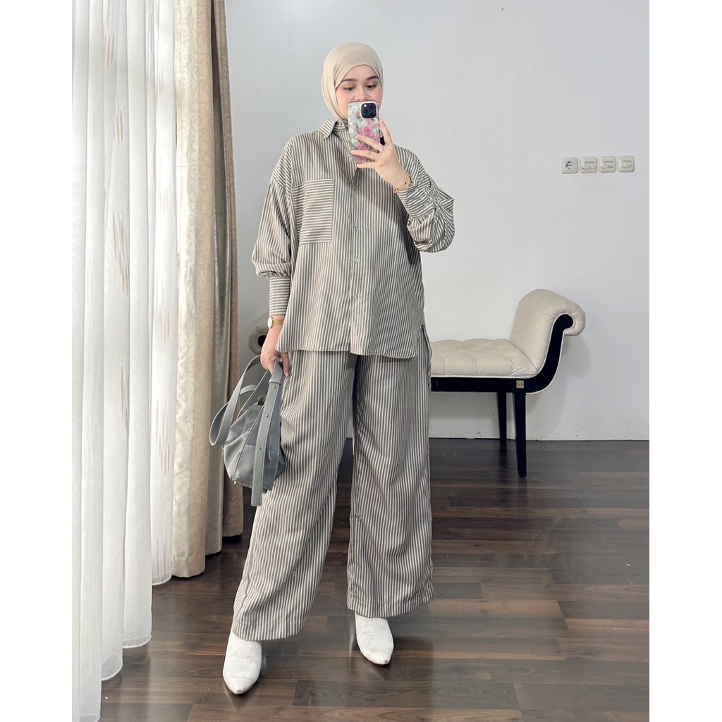 Semaii.id — NUNA SET KULOT Stripe Setelan Kemeja Celana Kulot Pallazo Bahan Katun Suede premium