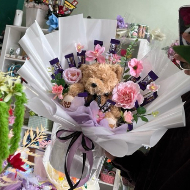 Buket bunga dengan boneka - buket romantis - Teddy Bear Flower Bouquet - buket beruang teddy dan cok