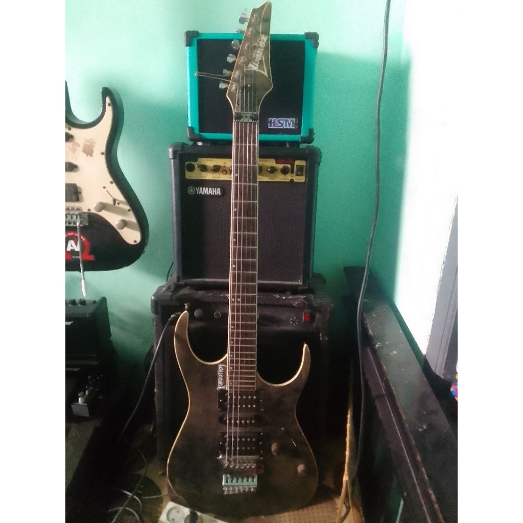 gitar listrik Ibanez