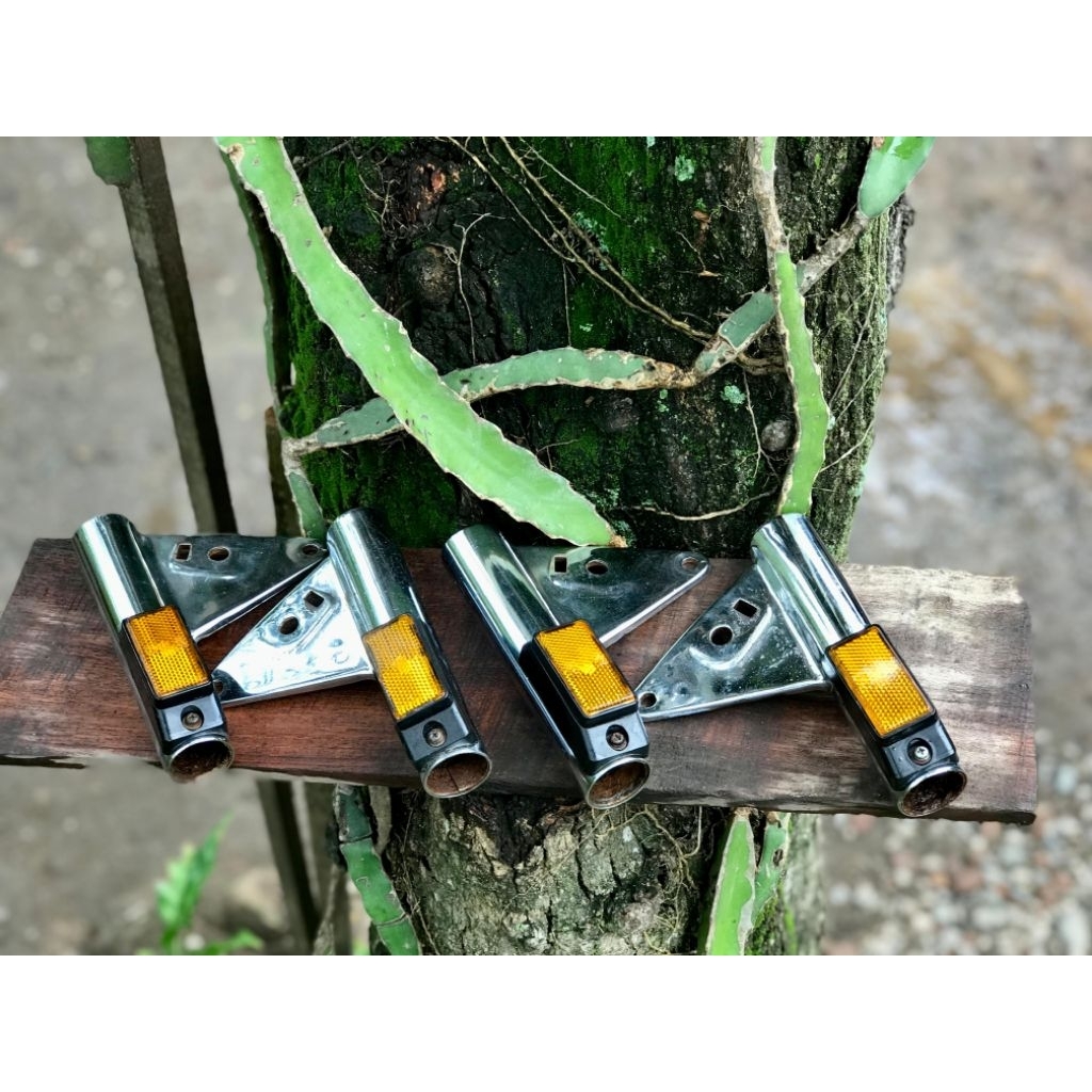 PANGKON LAMPU DEPAN GL100 SERIES KUPINGAN LAMPU DEPAN GL100 SERIES ORIGINAL MULUS UTUH