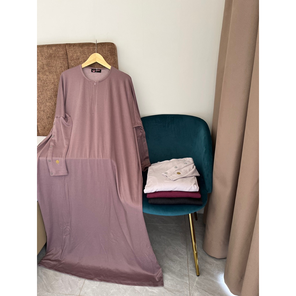 Zayya abaya knit by Qudsia