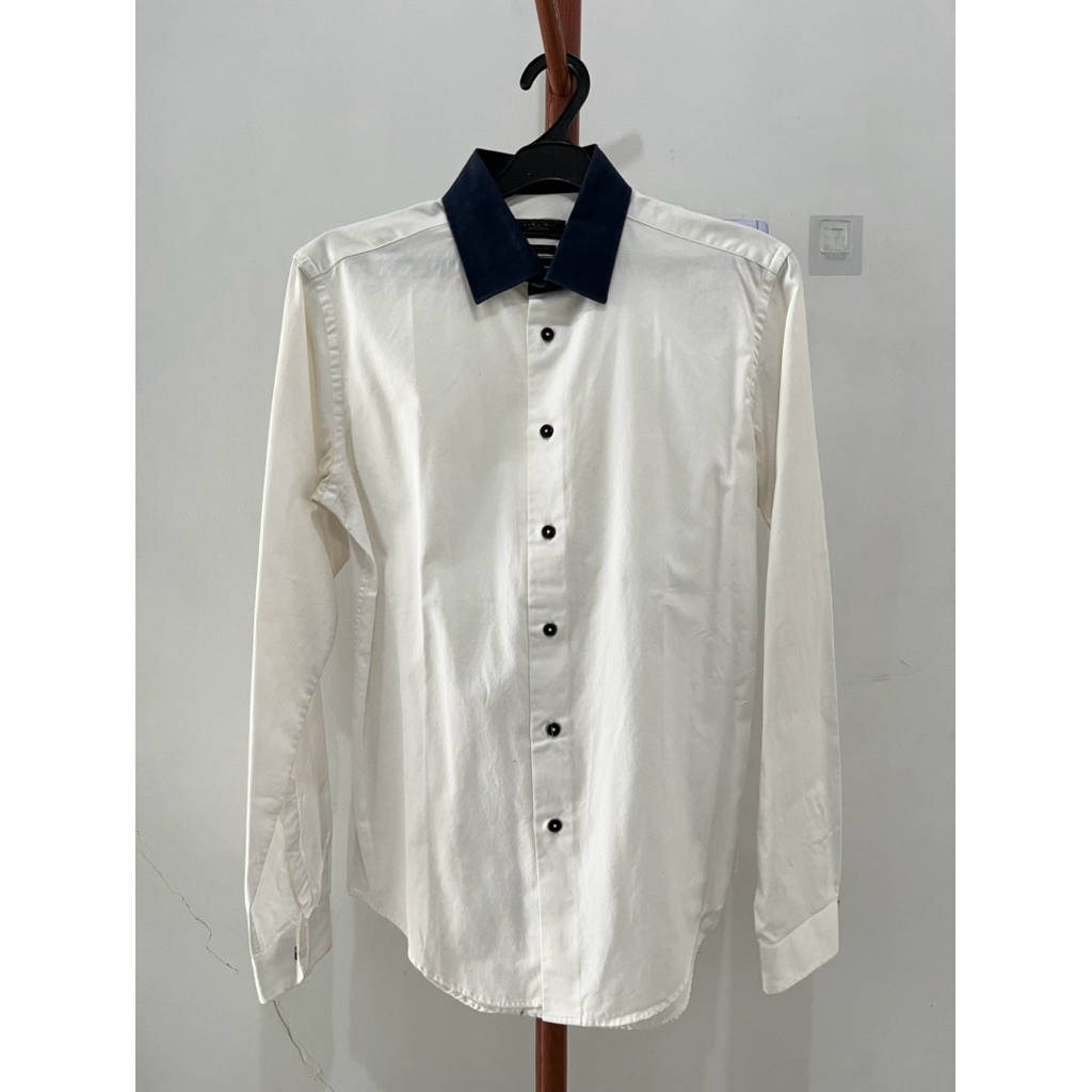 Atasan kemeja pria merk Zara man denim putih