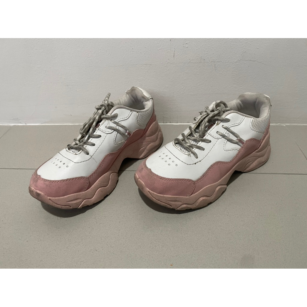 Sepatu Sneakers Wanita Aero Street Putih Pink Preloved