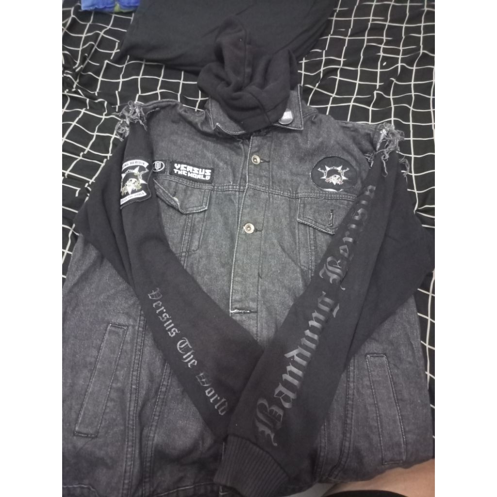 hoodie bandung berisik versus the world