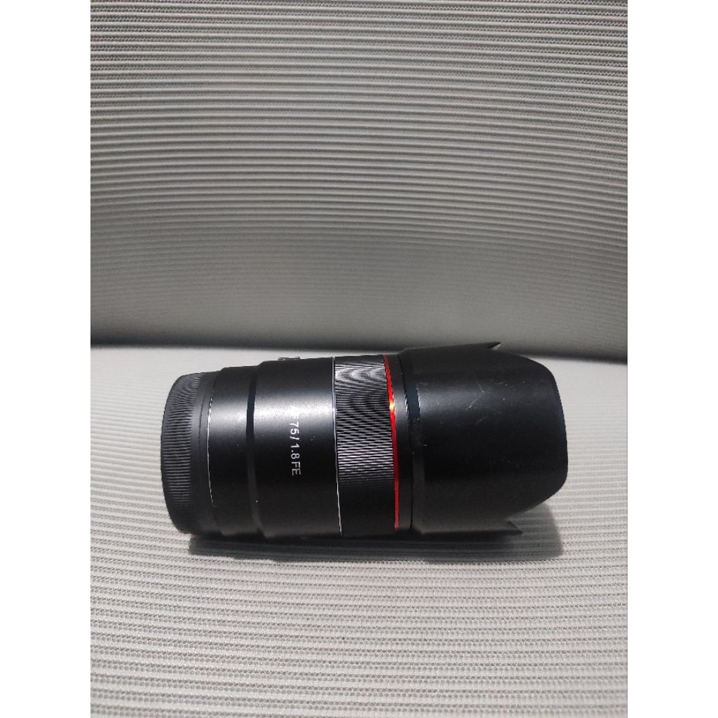 Lensa samyang 75mm buat kamera sony full frame