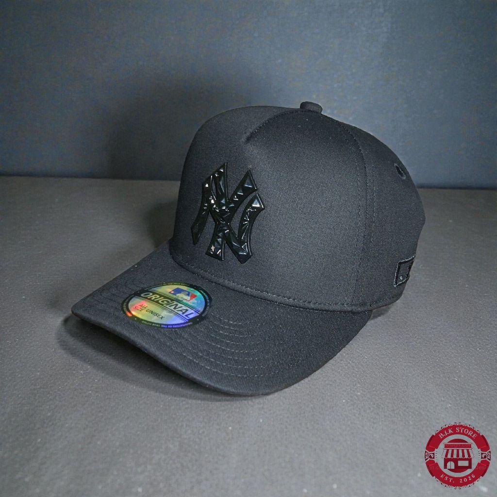 TOPI NY LOGO METAL BLACK DIAMOND