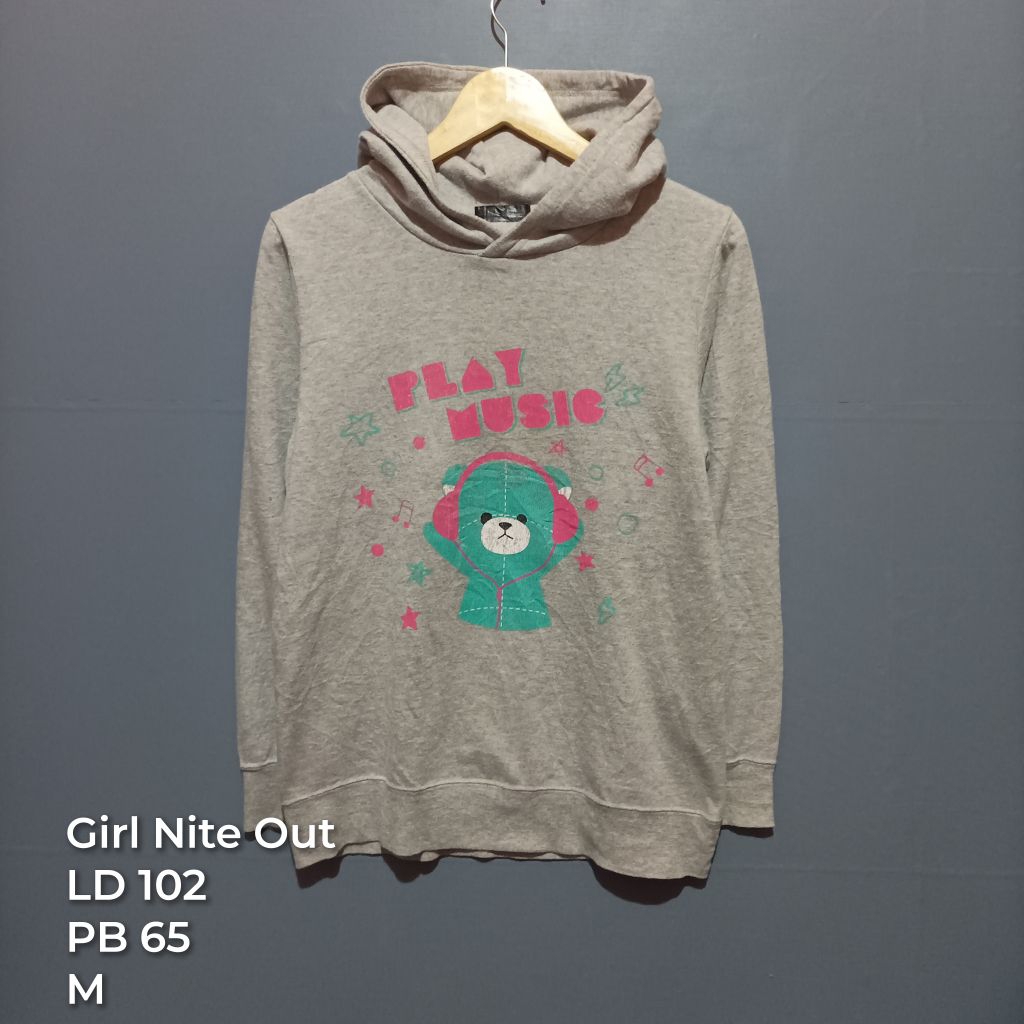 sweater hoodie bekas brand GNT| size M cewek second