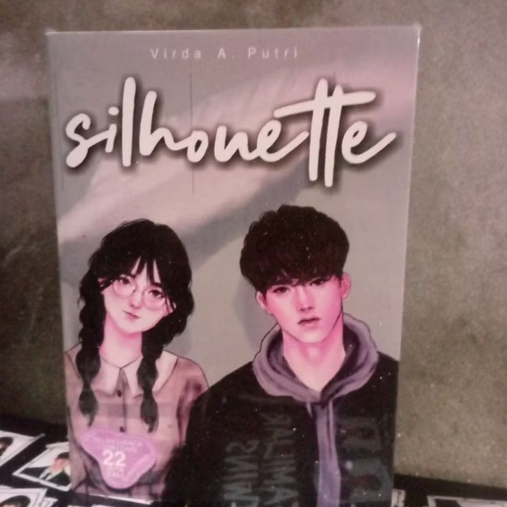 Buku novel edisi baru "SILHONETTE"