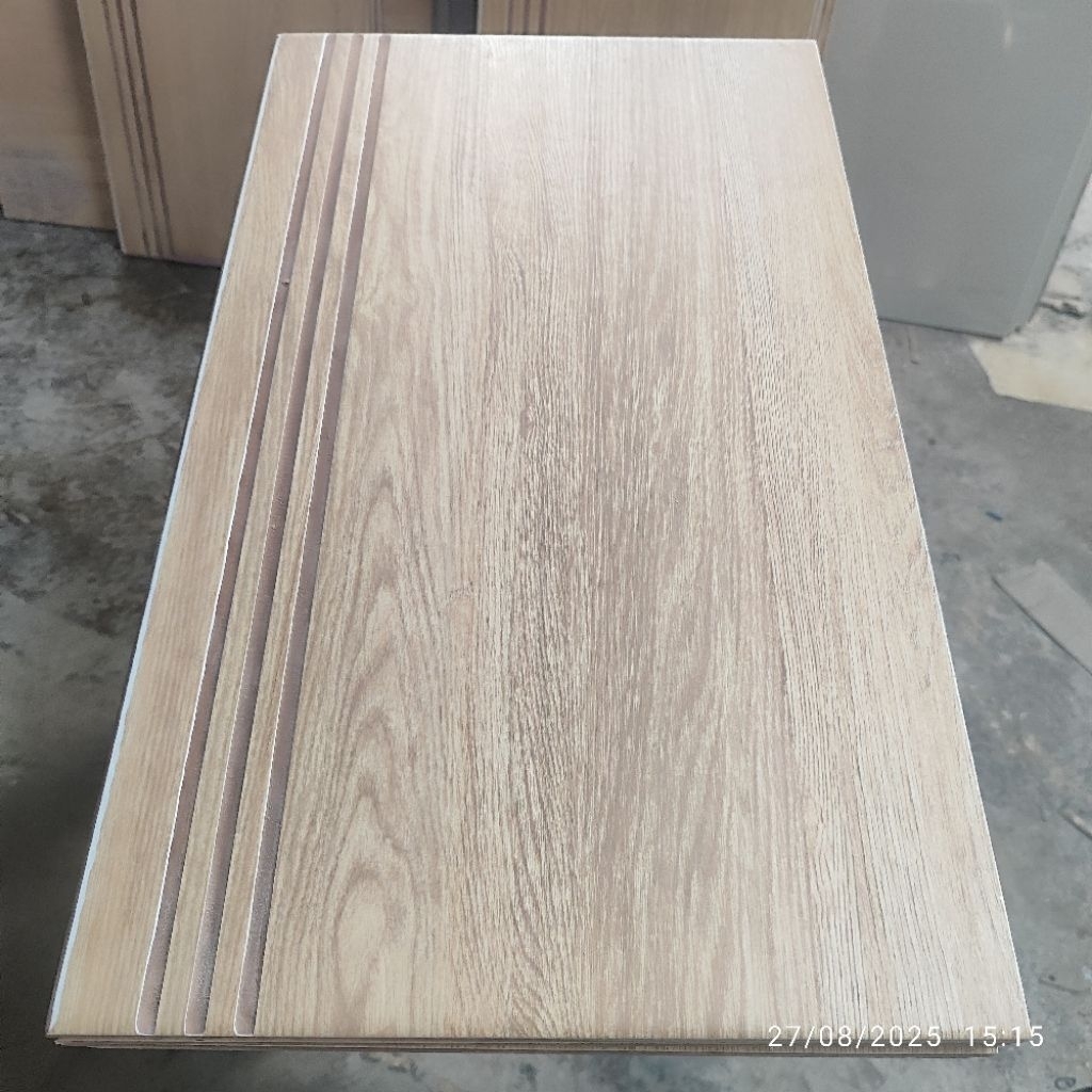 keramik tangga urat kayu 30x50