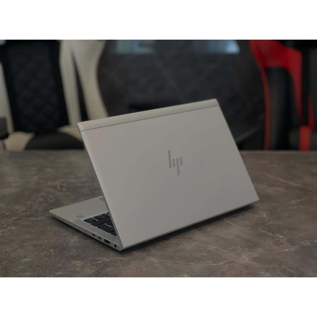 HP Elitebook 830 G8