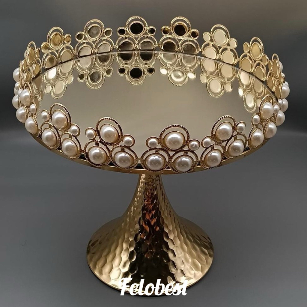Dulang Pearl – Gold Crown Stand Berhiaskan Mutiara Elegan untuk Dekorasi Lamaran & Pesta