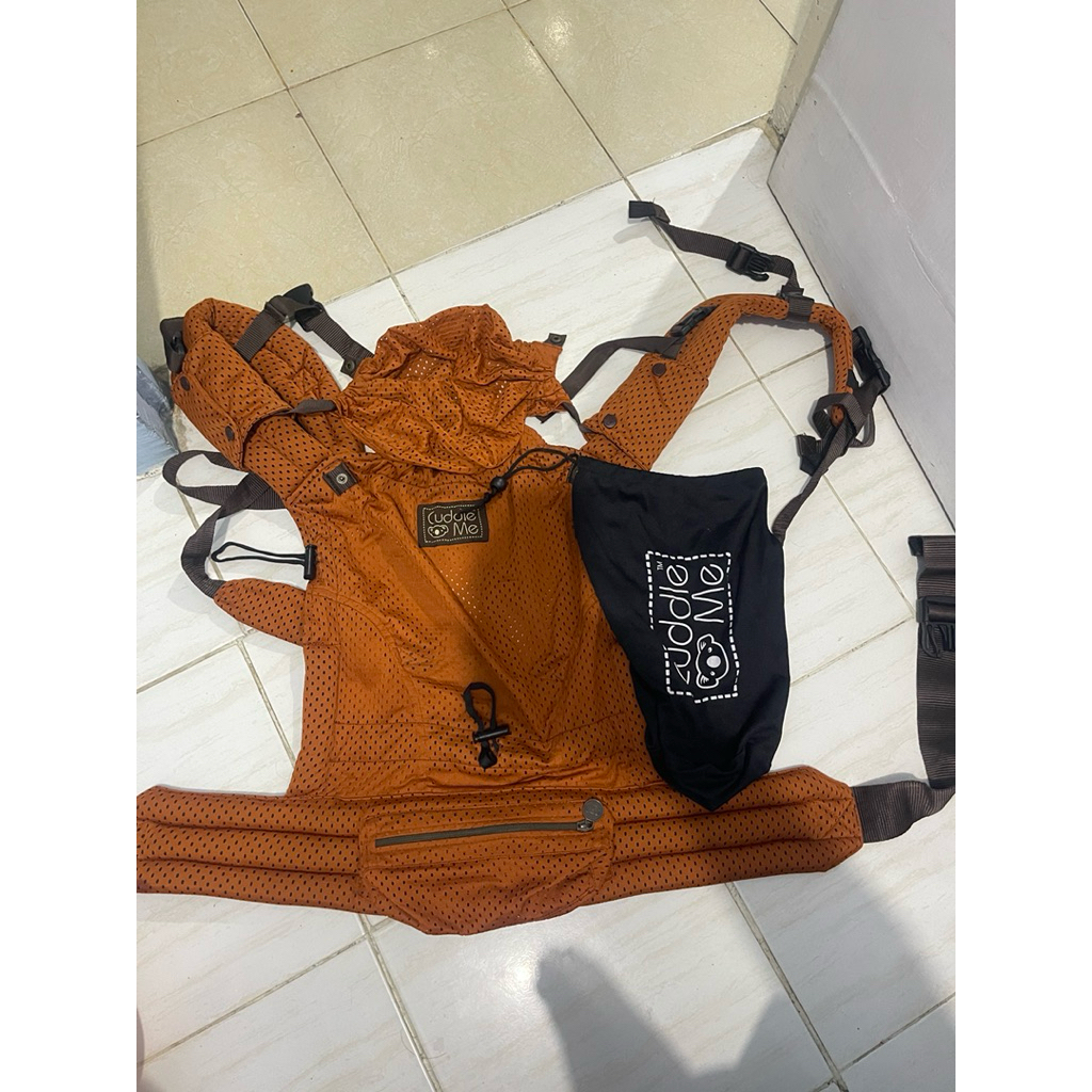 CUDDLE ME LEVANA AIR GENDONGAN PRELOVED