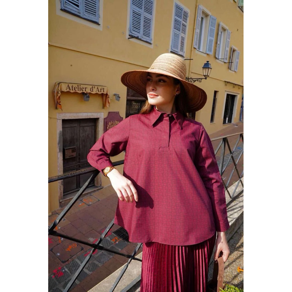 Monogram polo shirt benang jarum