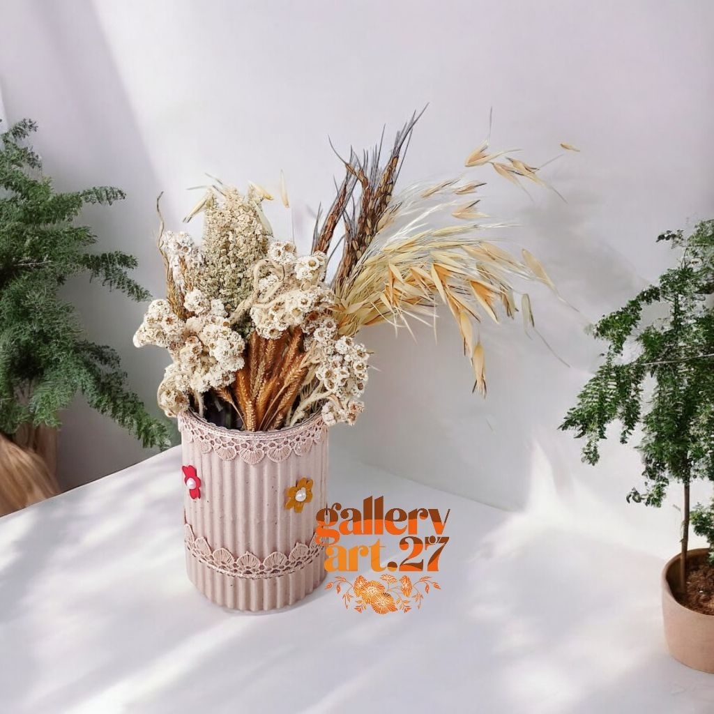 vas bunga dari bahan kardus,pot bunga bunga kering,pot bunga aesthetic
