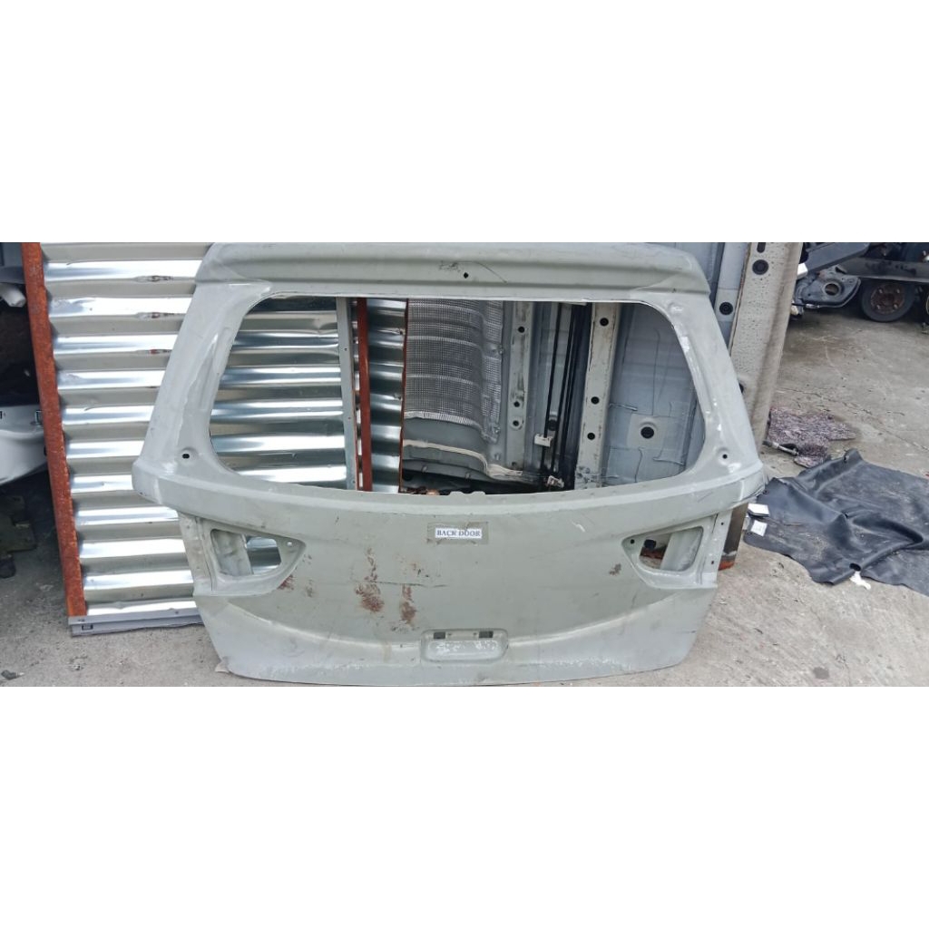 pintu bagasi grand Livina