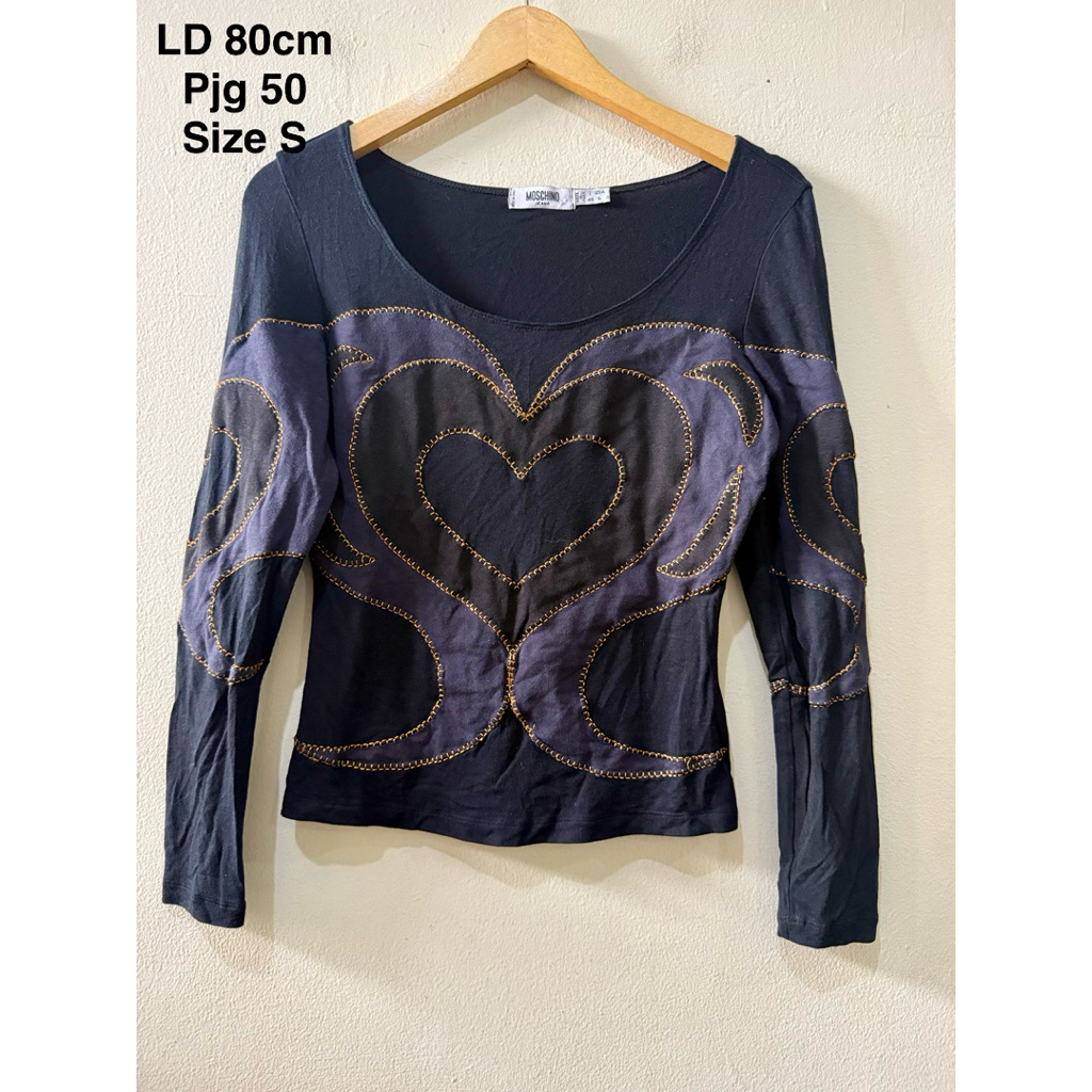 preloved branded original MOSCHINO T-shirt long sleeve