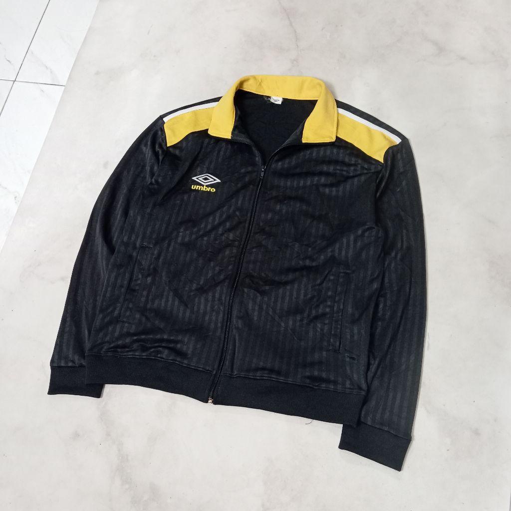 Jaket Tracktop Vintage Umbro Big Logo Pria Wanita Second Bekas