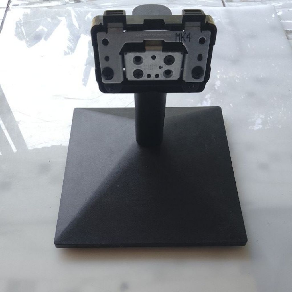 Kaki Monitor LG 22MK400H