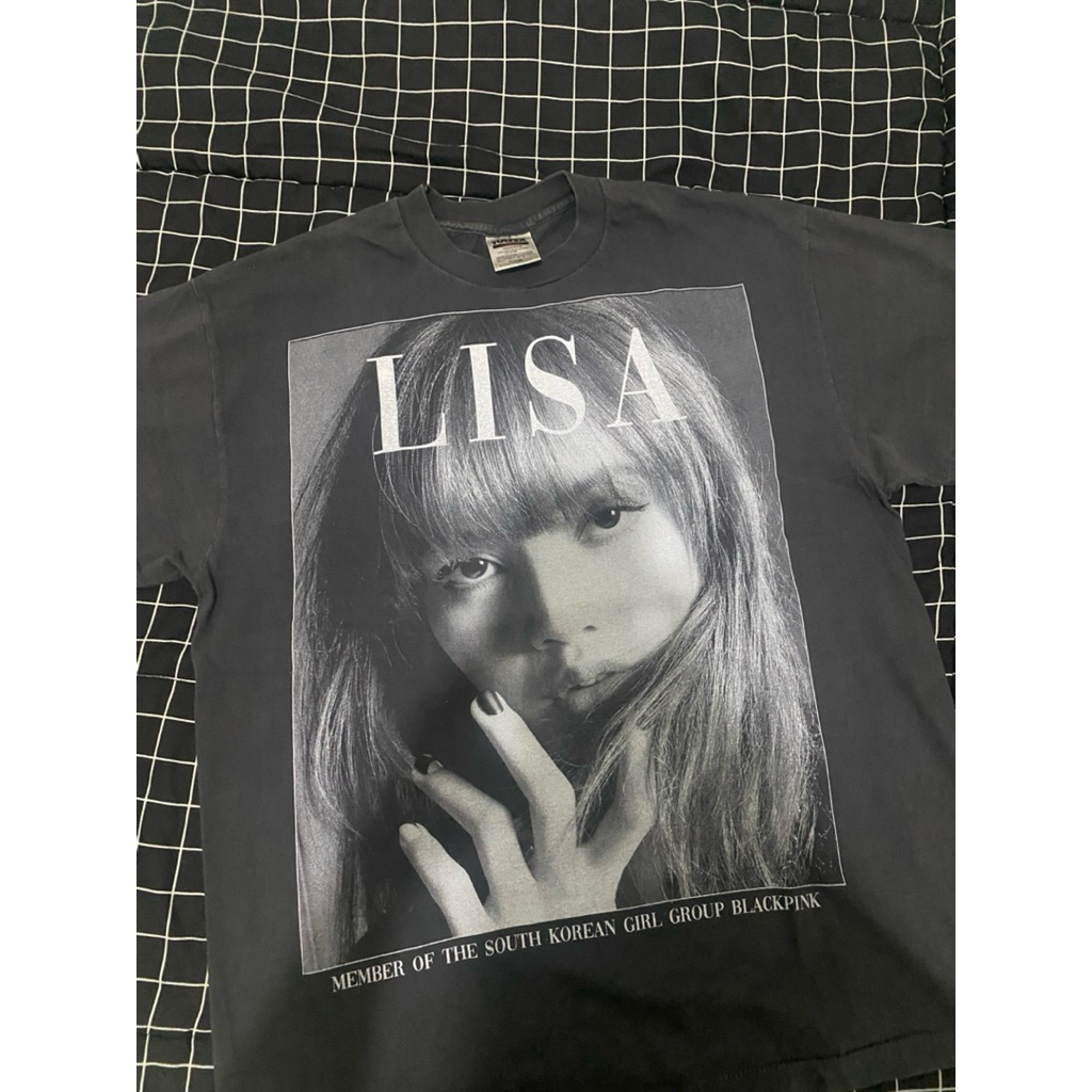 Kaos BLACKPINK – LISA Graphic Tee (Double Print)