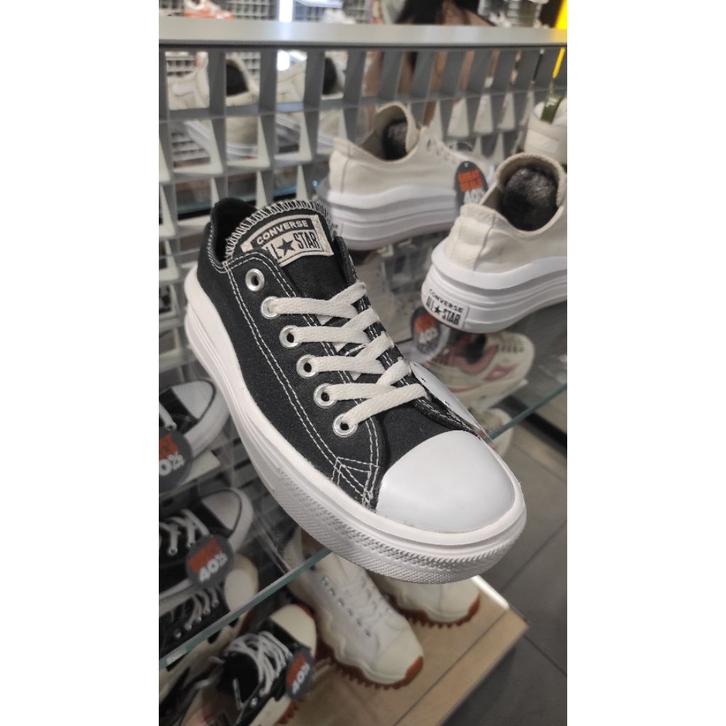 Sepatu Casual Limited Edition