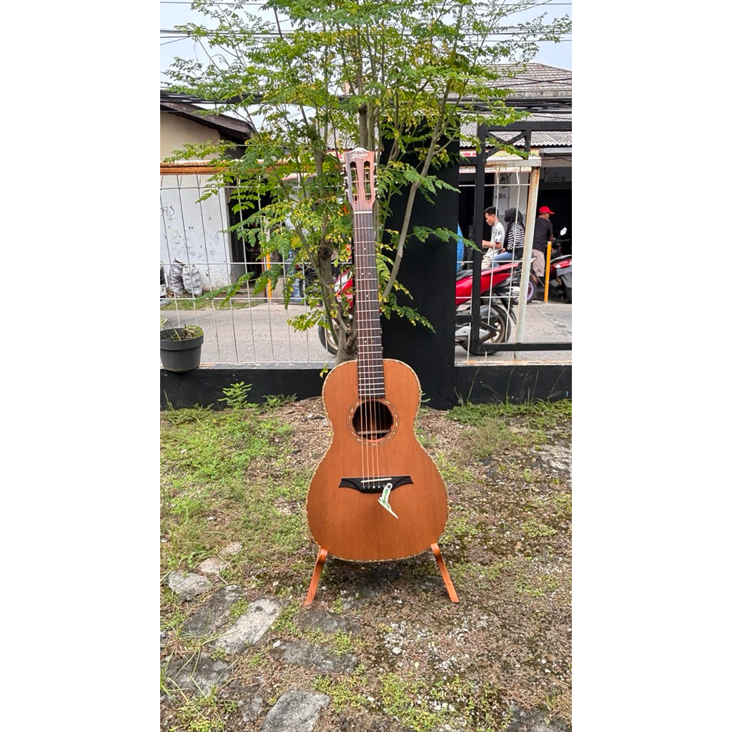 Gitar akustik Bromo BAR6 all solid