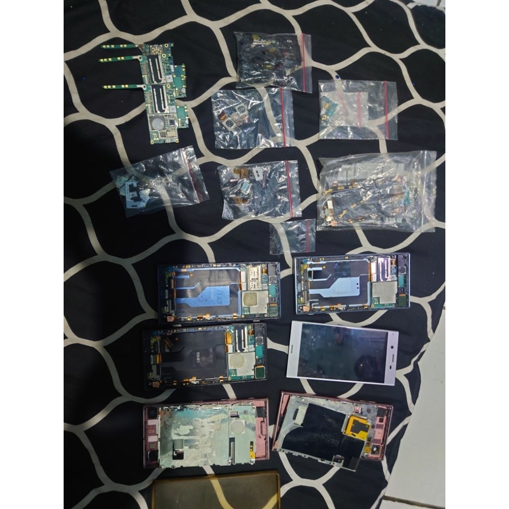 Berbagai macam jenis copotan hp sony Xperia xz / xzs bekas second original (baca deskripsi)