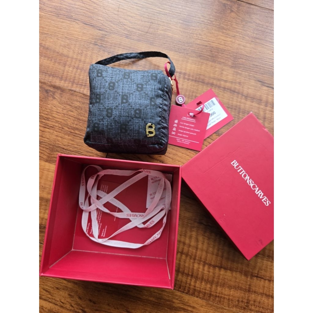 MUKENA TRAVEL BS BUTTONSCARVES MONOGRAM MINI CAPSULE PRAYER ROBE BLACK