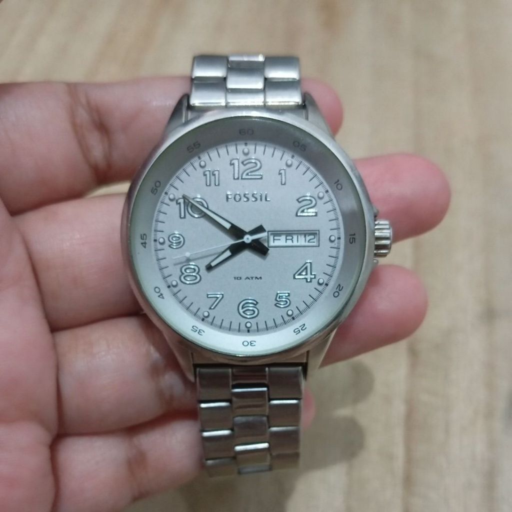 B1 J030 - Jam tangan Wanita Ocil Silver Preloved