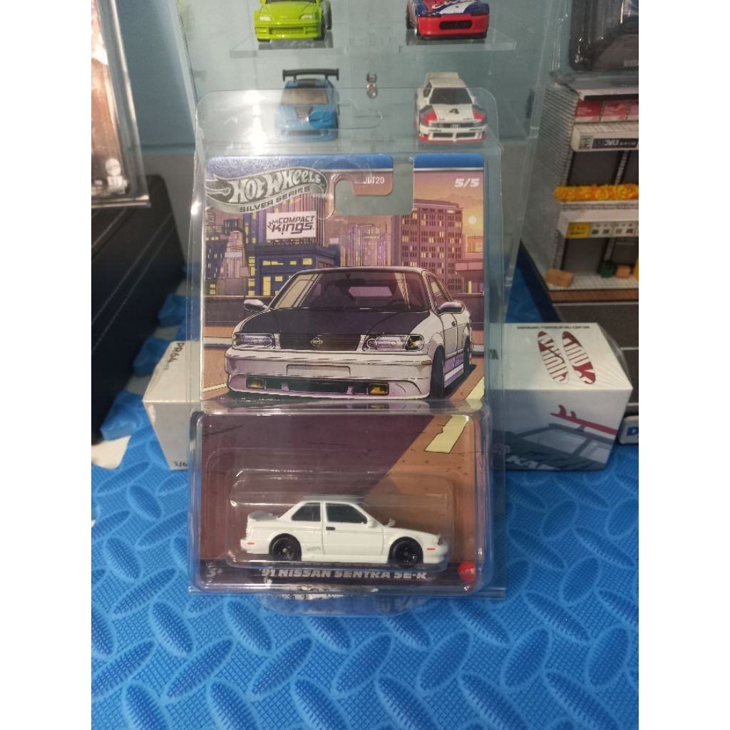 HotWheels Compact Kings Nissan Sentra ( Free Protector )