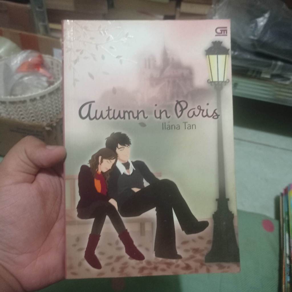 [Preloved] Autumn in Paris  Ilana Tan