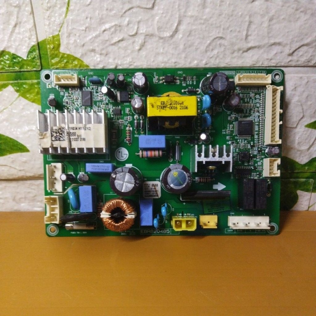 PCB modul kulkas inverter Kulkas LG Inverter EBR820485