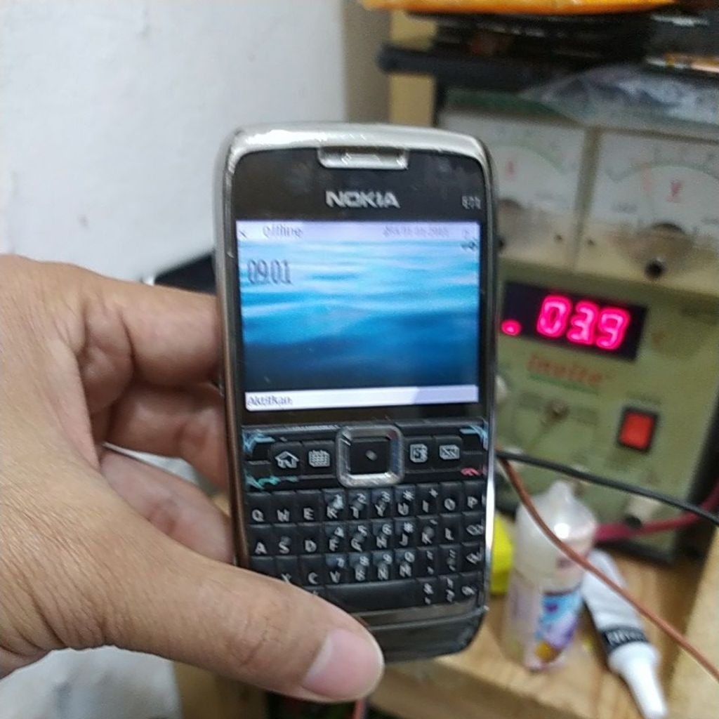 Nokia E71 TYPE:Rm-346 second original gak ada batre dan gak ada tutup belakang nya kondisi nyala
