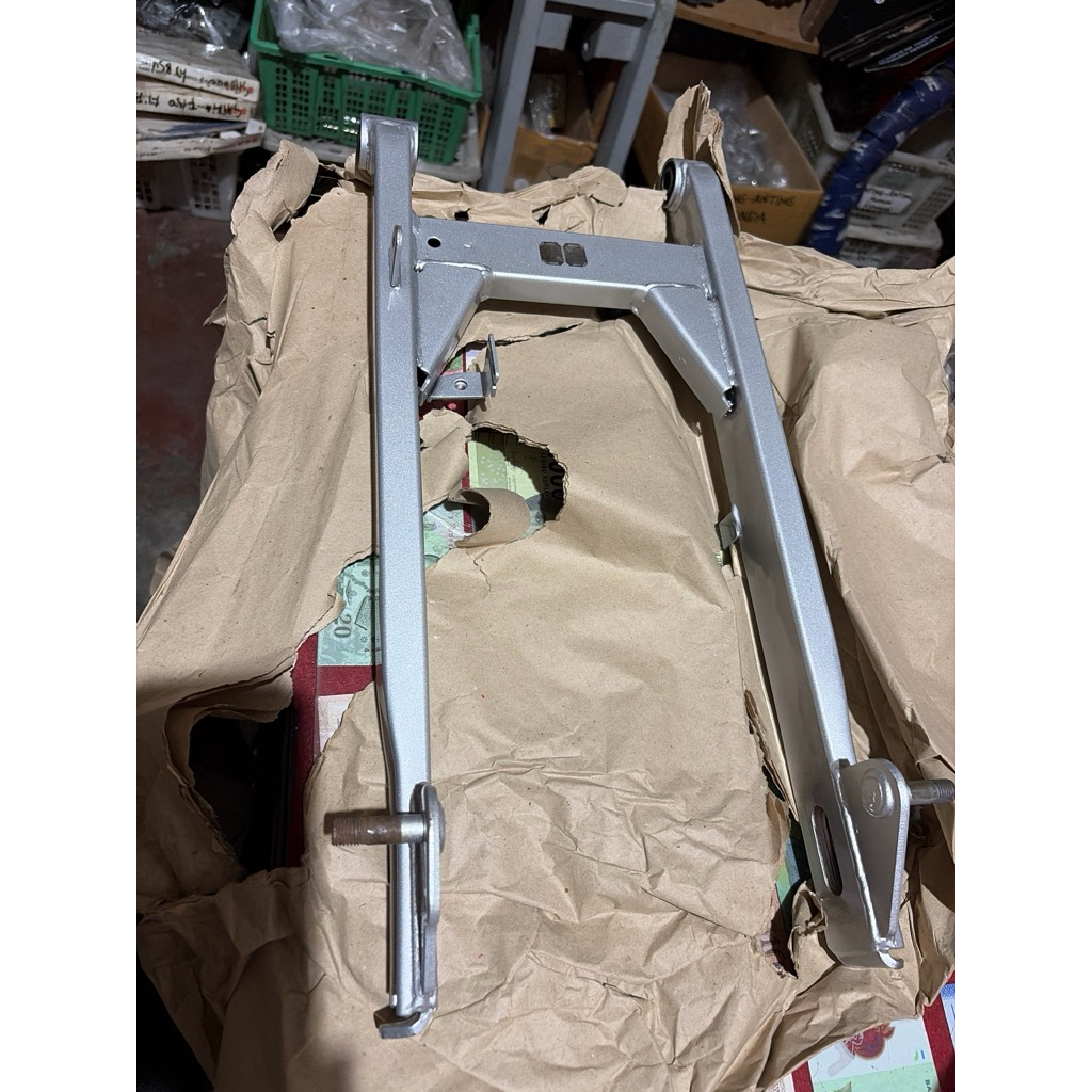 sasis swing arm supra fit new original 52100-KTL-690