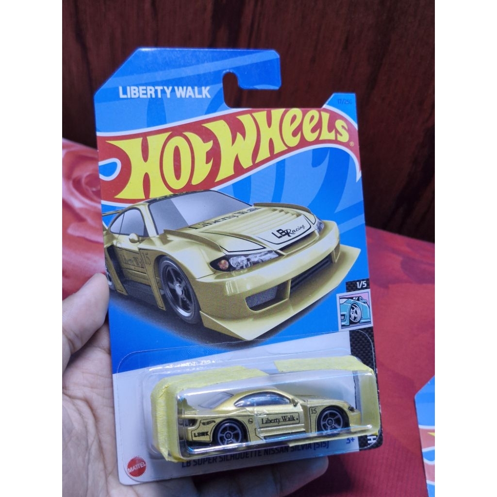 Hotwheels S15 LBWK Gold/Emas