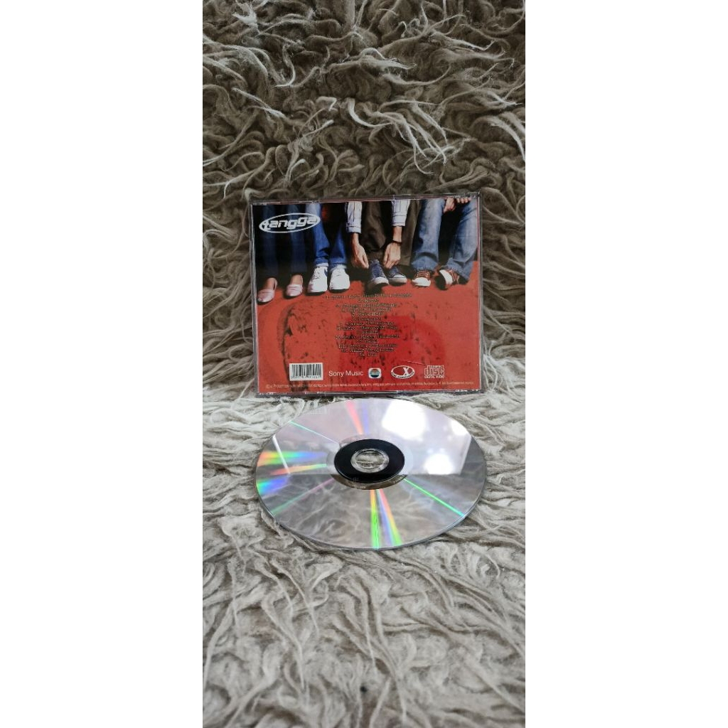 TANGGA KASET CD