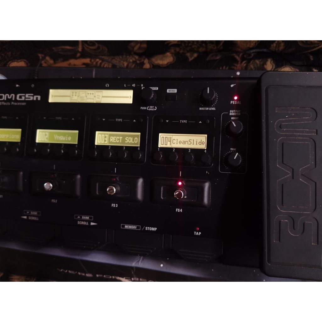 Efek Guitar ZOOM G5n Guitar Multi-Effects Processor