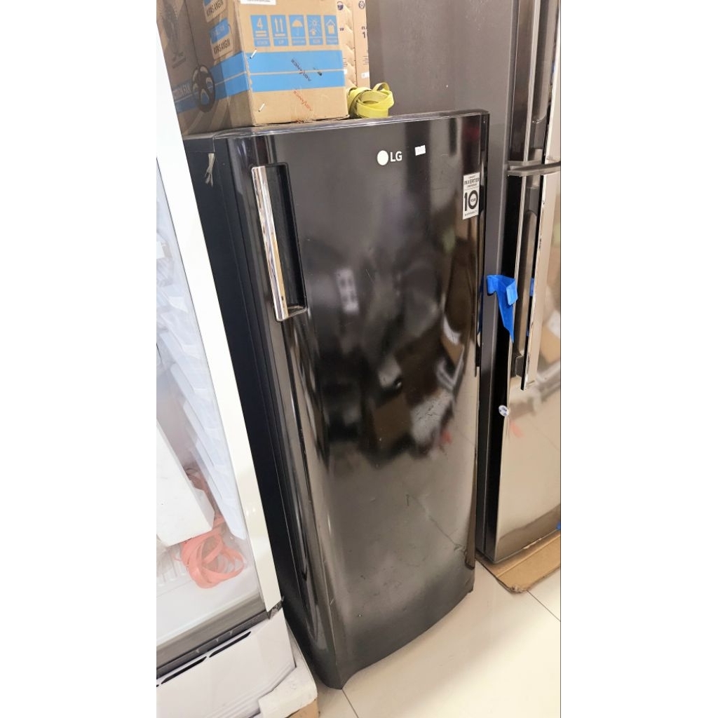 FREEZER ES BATU 6 RAK MERK LG BEKAS (NOTA)