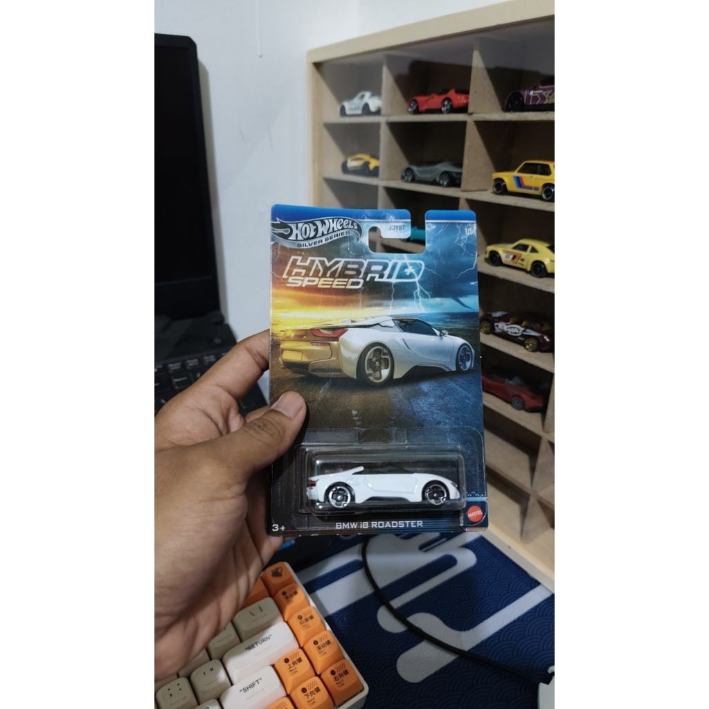 Hot Wheels Hybrid Speed BMW i8 Roadster
