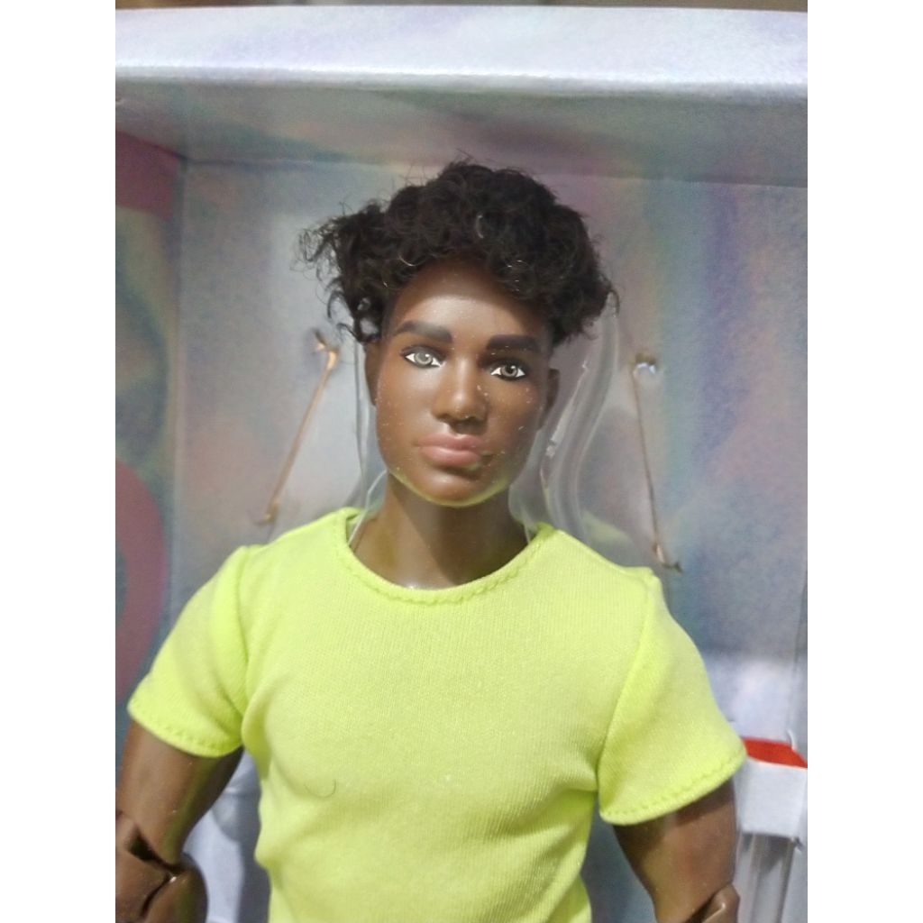Barbie Ken mtm buff looks 25 super rare (BIB)