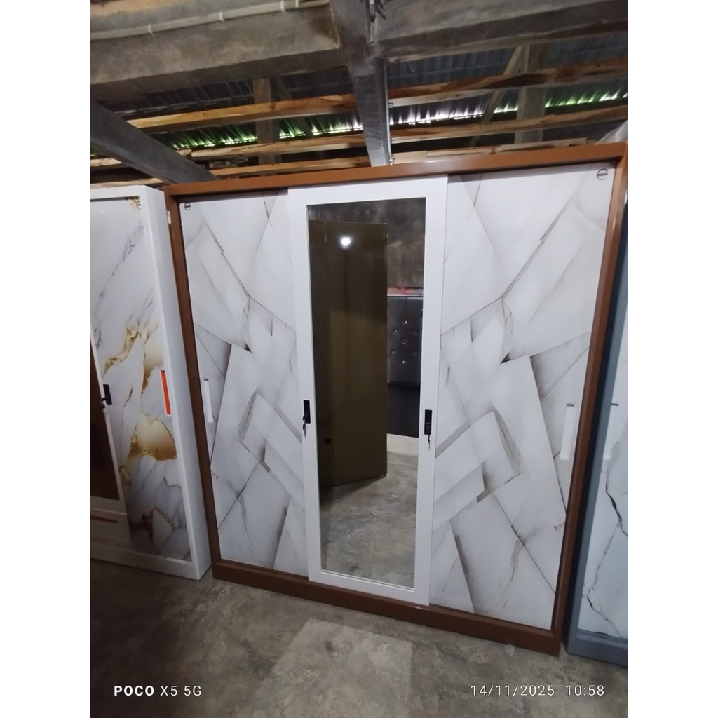Lemari besi 3pintu