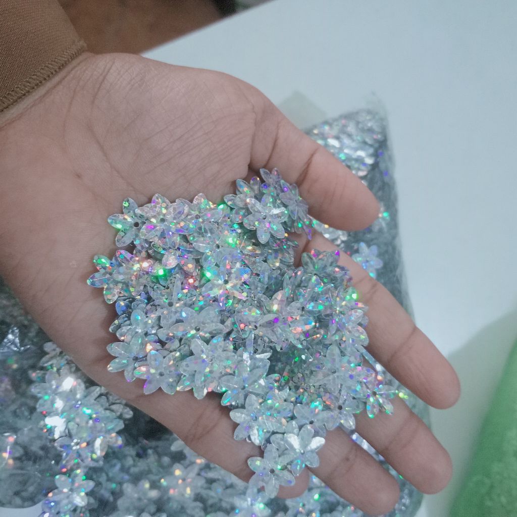 bunga ramboci silver pelangi/ bunga ramboci laser 15 mm/(50 gram)