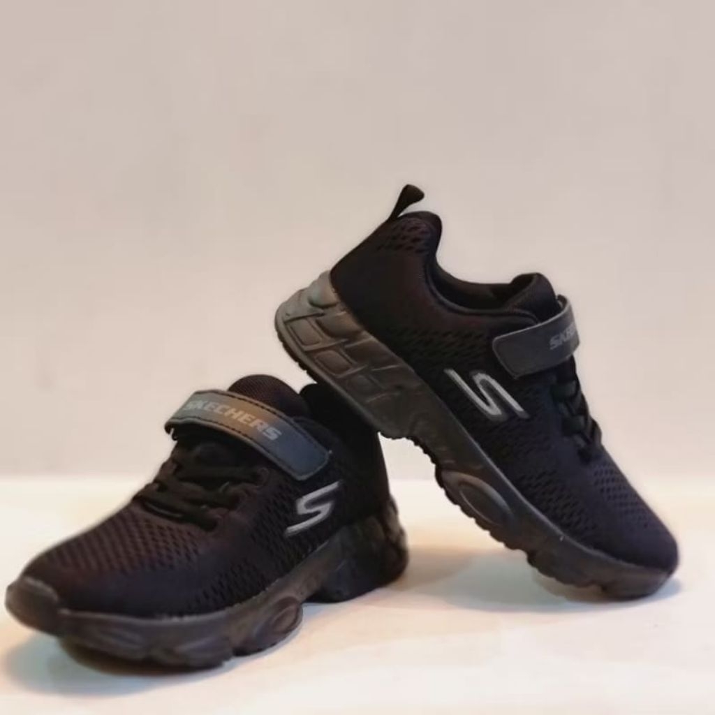 Skechers Anak Sekolah Full Black Sepatu Laki Laki Perempuan
