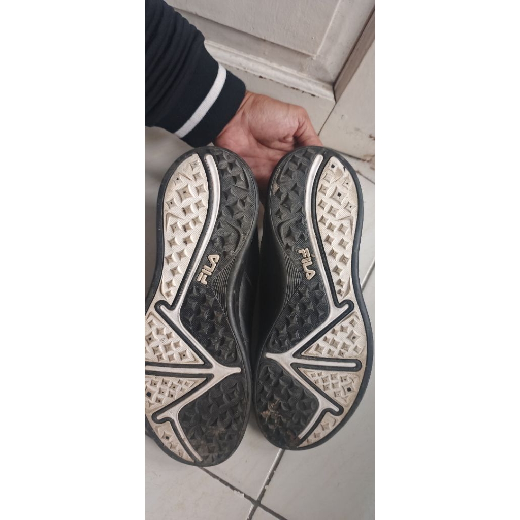 Sepatu FILA BOA Black size 41,5