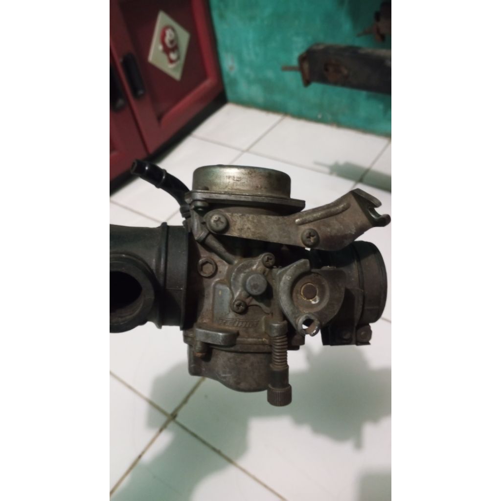 Shok belakang dan karbu Honda cs one