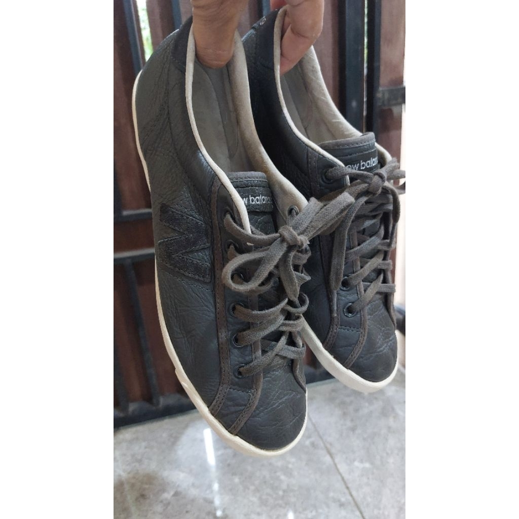 Sepatu NB Casual Kulit Size 42