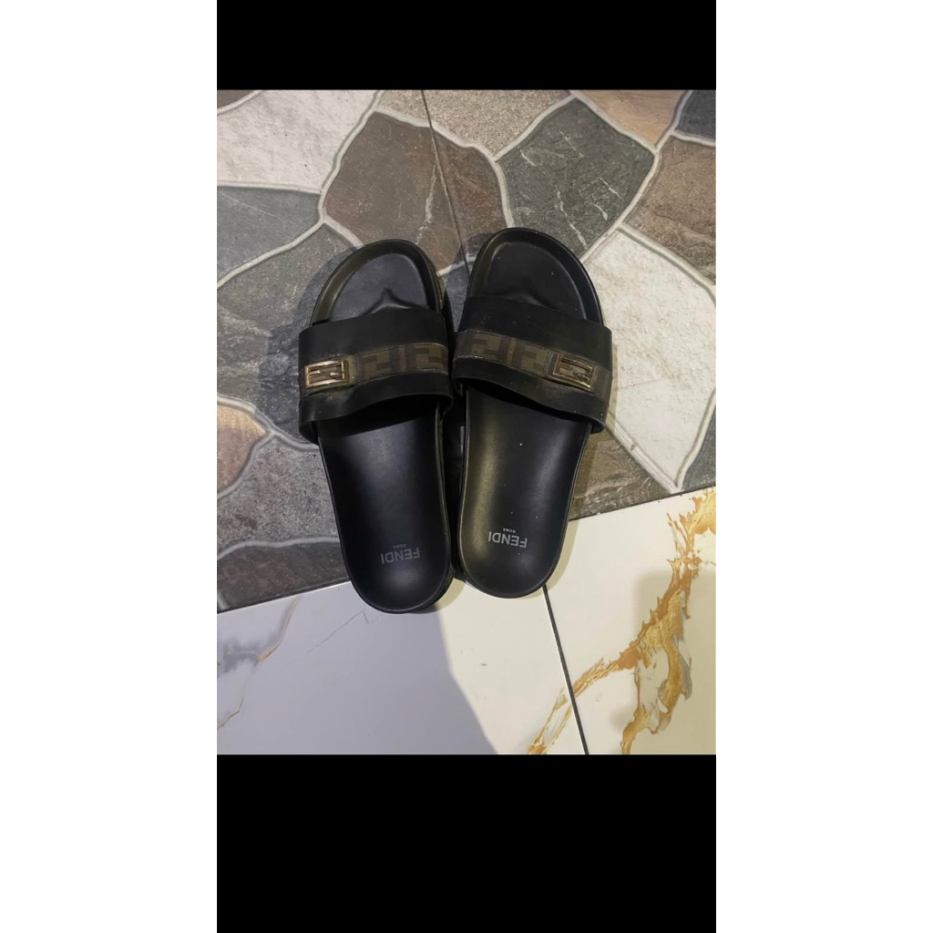 sandal fendi