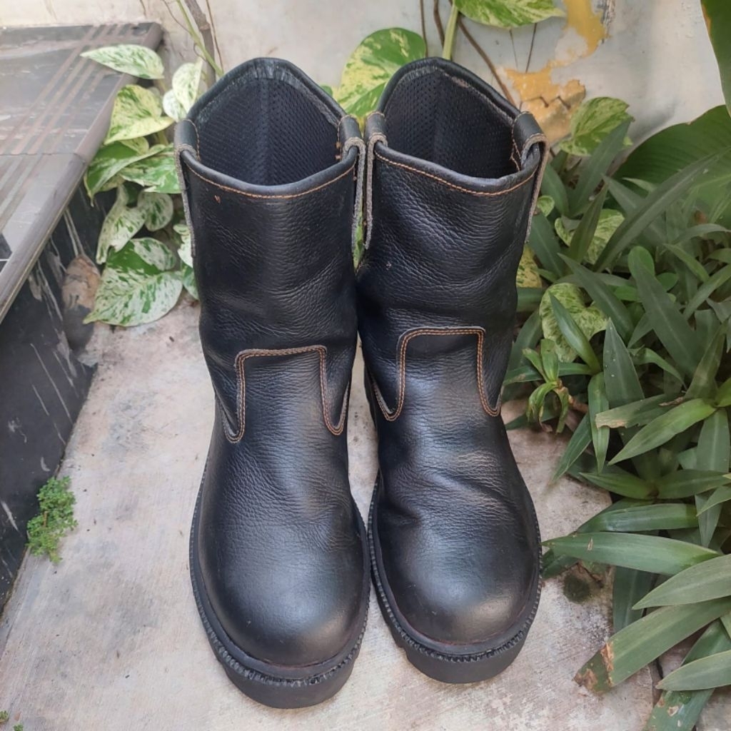 sepatu safety boots second krusher size 42(27cm)