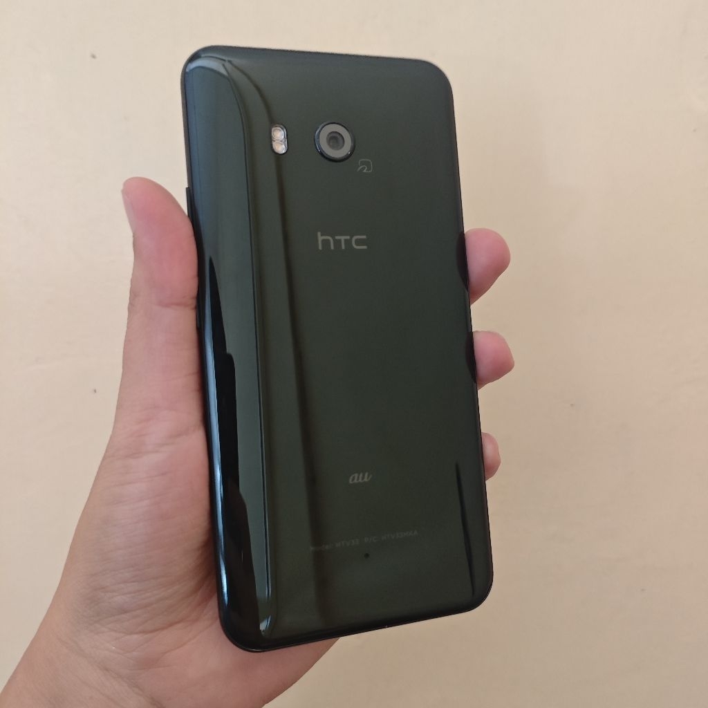 HTC U11 au softbank
