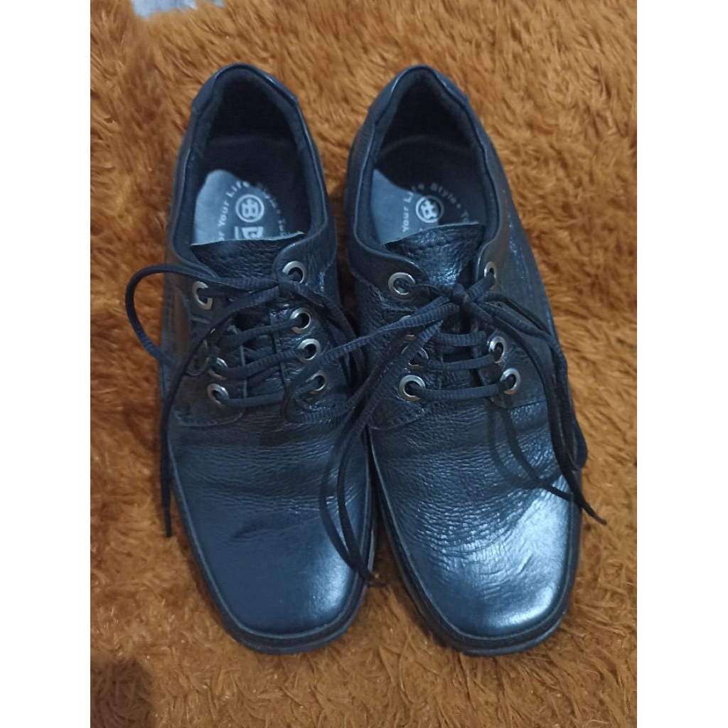 Preloved Borsa Cassual Shoes